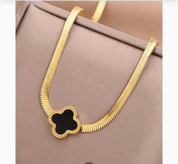 Black Vancleef Necklace for Couples